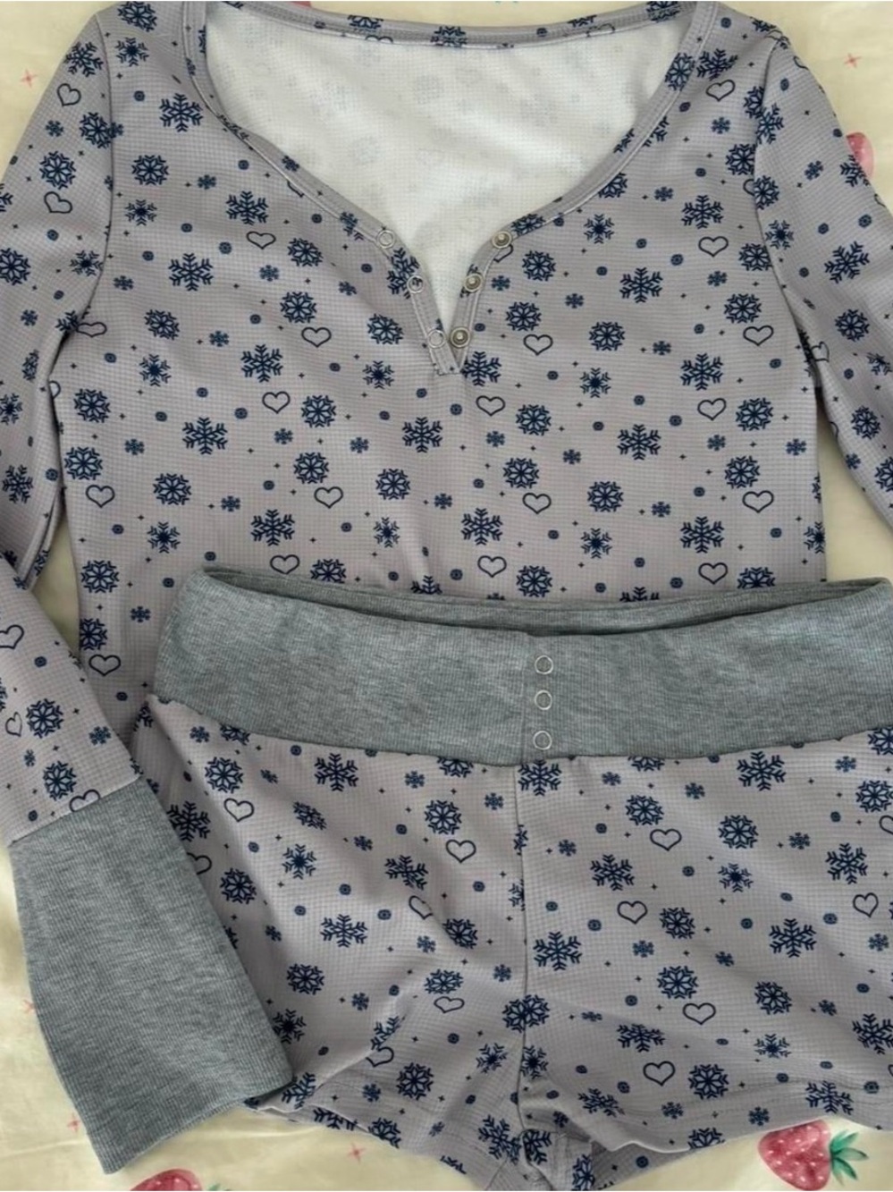 Frankie’s bikinis inspired snowflake pajama set